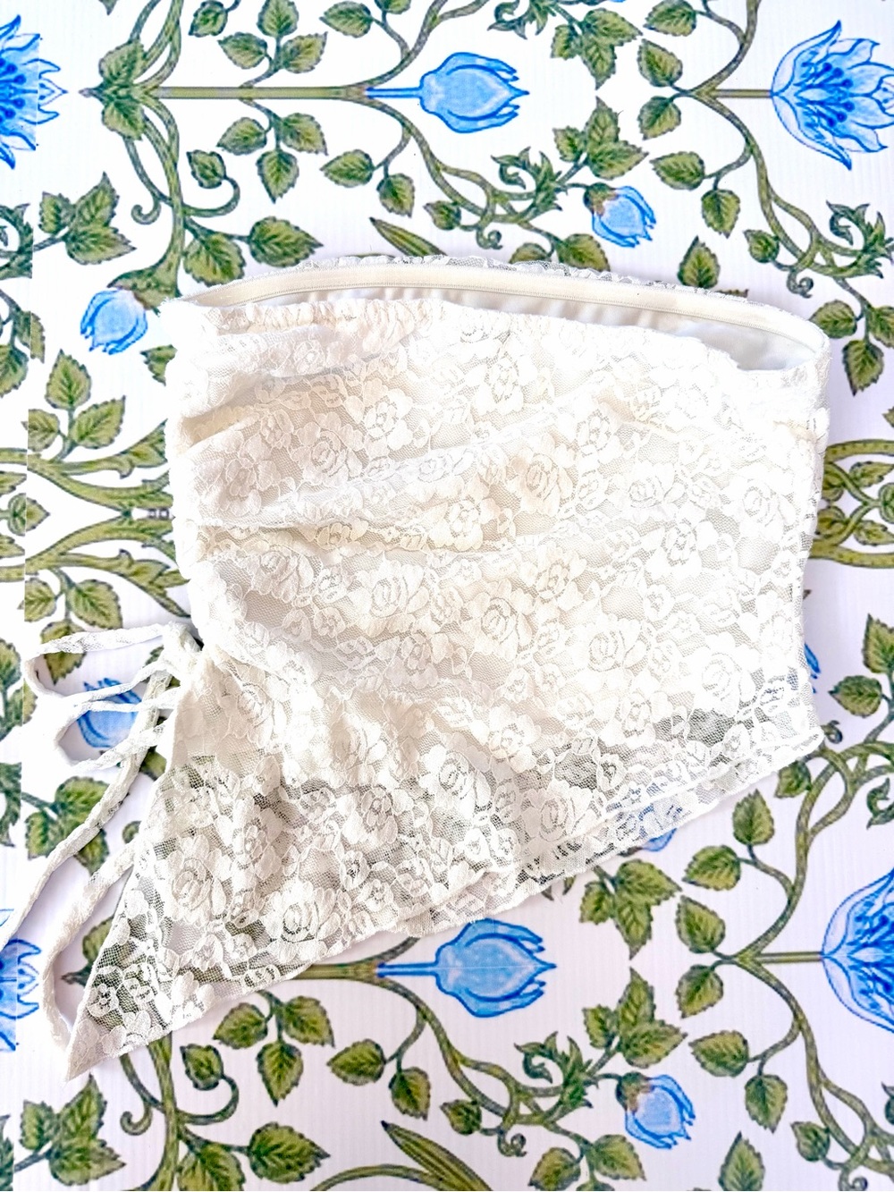 Edikted Lace Bandeau Bralette — Cream
